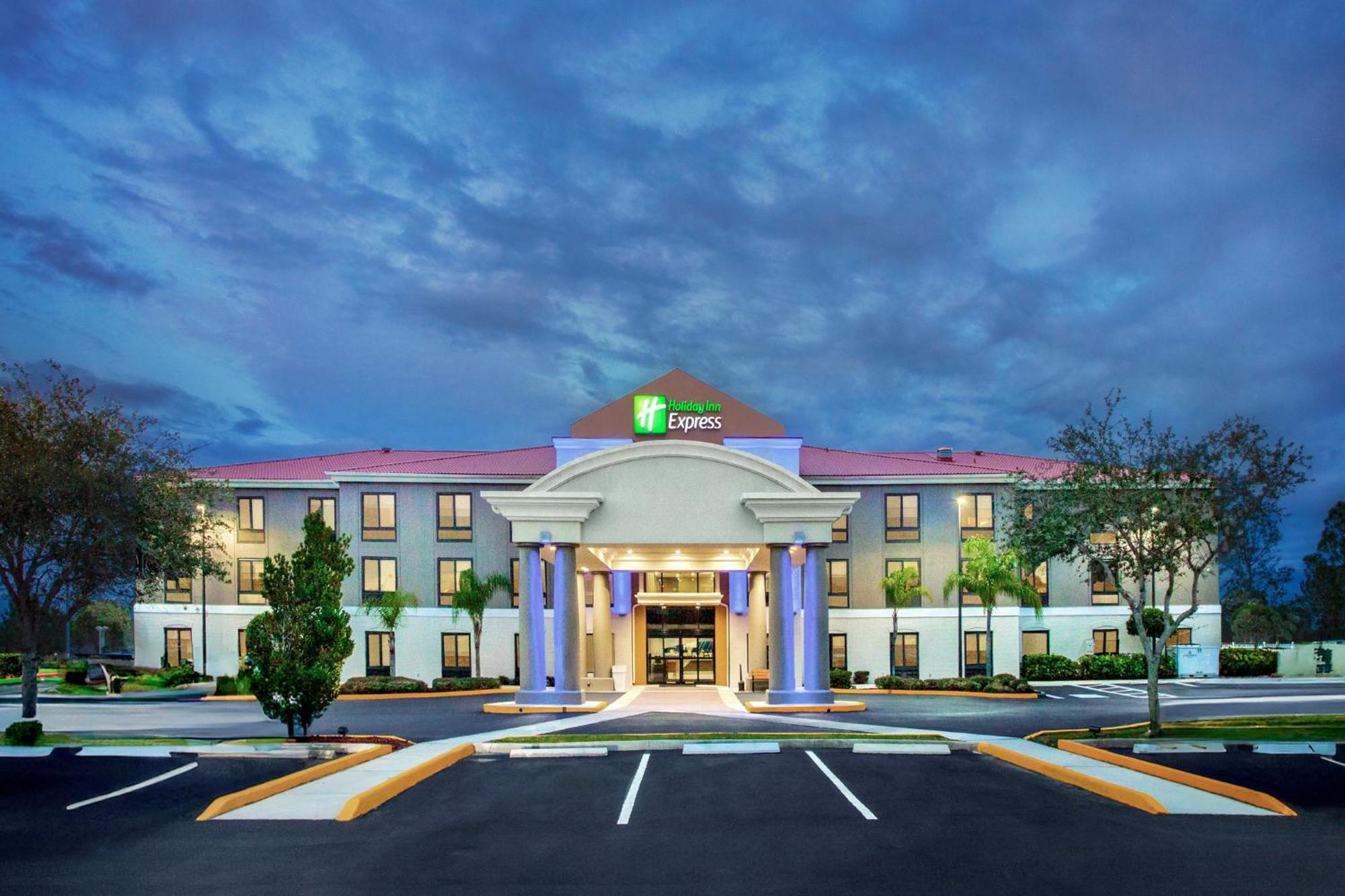 Holiday Inn Express & Suites Sebring By Ihg Exterior foto